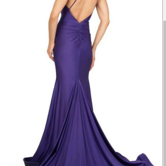 Red Carpet Dress ! Fitted stretch material low back, with train, mermaid - Picture 6 of 6